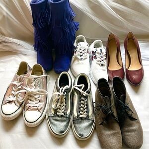 Resellers sz 8 lot. Minnetonka Mocs, Cole Haan , Korkys, Vans, Raad, Converse.